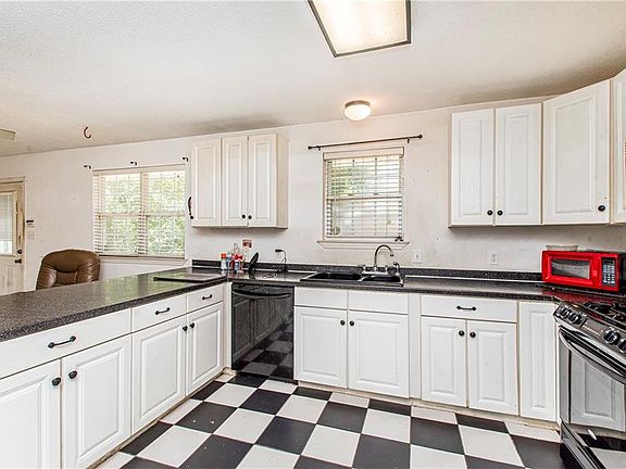 5th image of 30190 Sherwood Dr