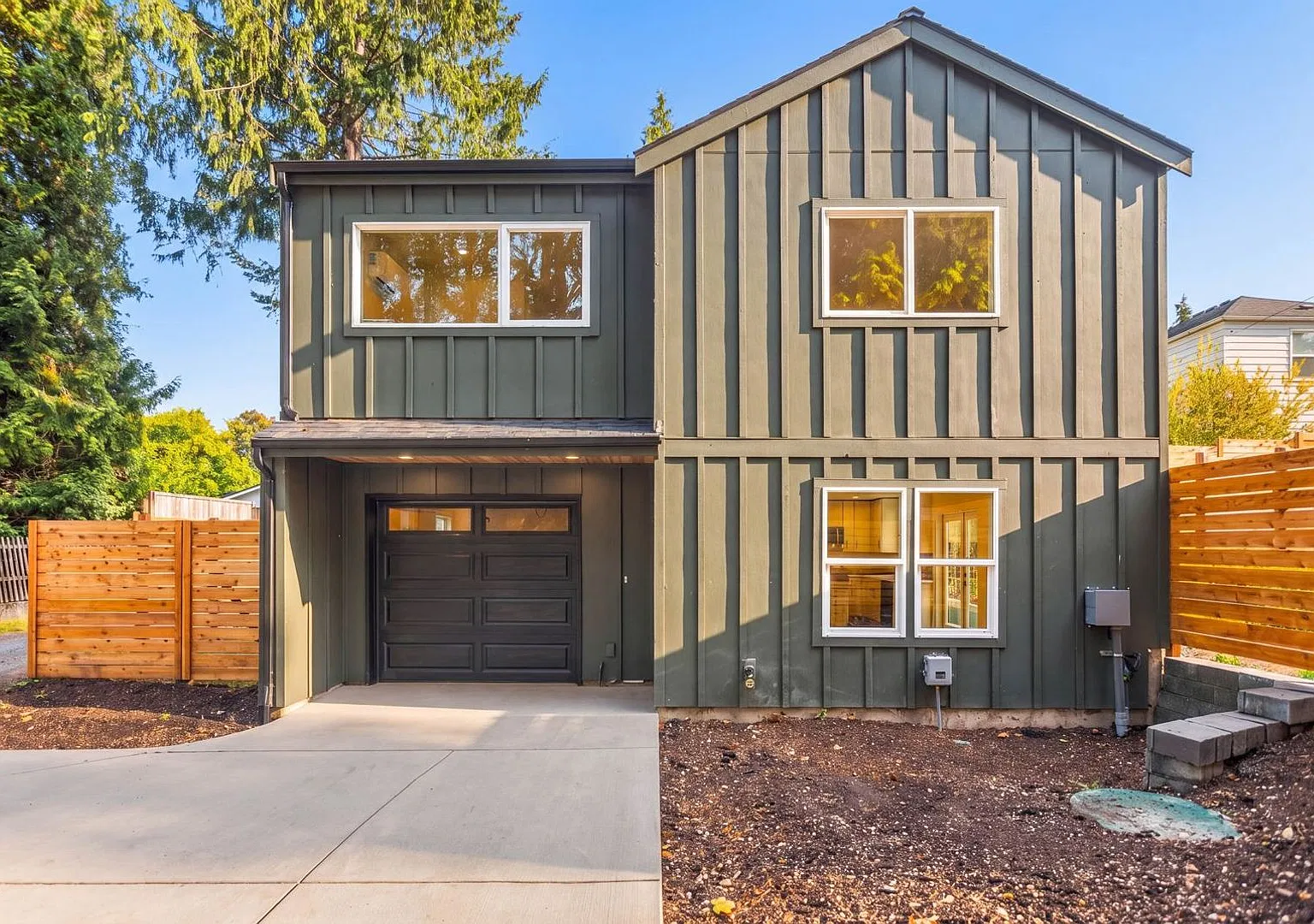 Brand New 3-Bedroom Home in Desirable Maple Leaf! — Photo 1