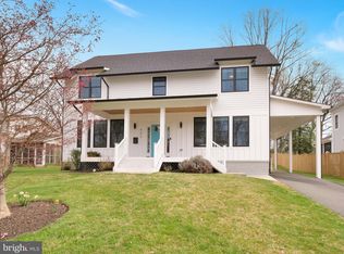 902 Ware St SW, Vienna, VA 22180