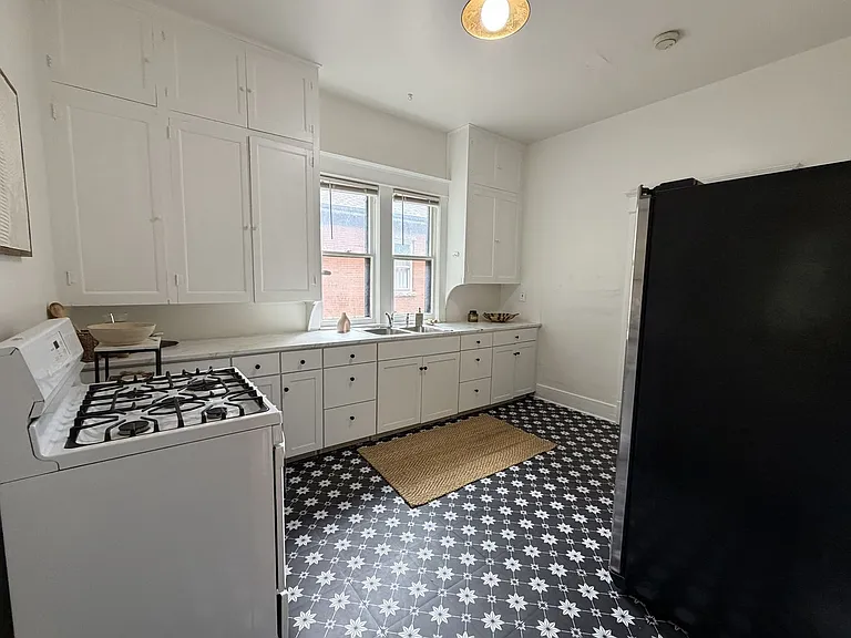 604 S Meldrum St — Photo 8