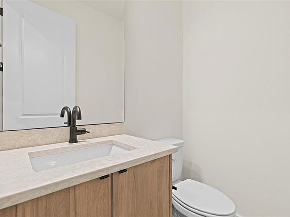 4th image of 2344 Hondo Ave