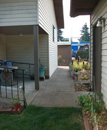 5th image of 5627 SE Woodstock Blvd