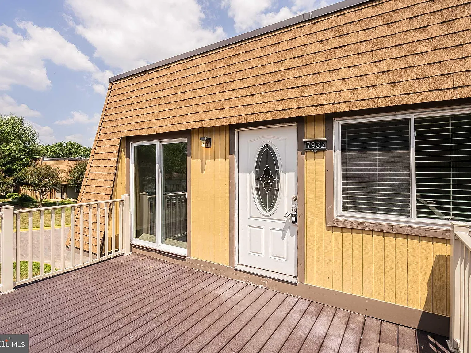 3 bed, 1232 sqft, $2,375 — Photo 2