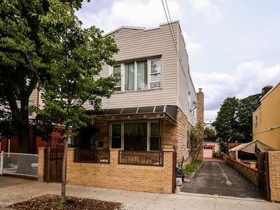 695 Ashford St, Brooklyn, NY, 11207