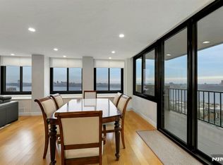 300 Winston Dr APT 910, Cliffside Park, NJ 07010