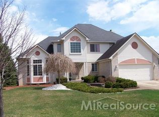 24384 Elmhurst Ave, Farmington Hills, MI