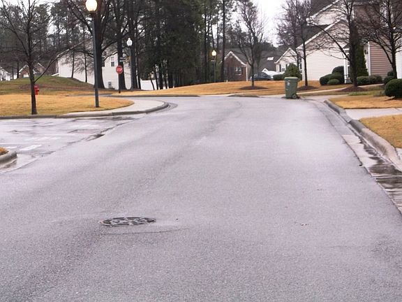 4th image of 121 Hidden Springs Dr