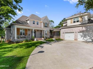 209 Bluff Cv, Ocean Springs, MS 39564