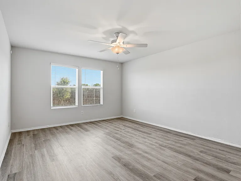 933 Dressage Dr — Photo 21