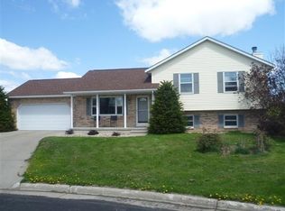 1716 Skyridge Ct, Stoughton, WI 53589