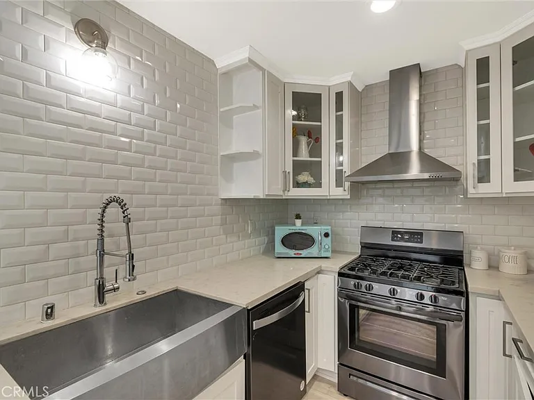 17227 Keswick St — Photo 13