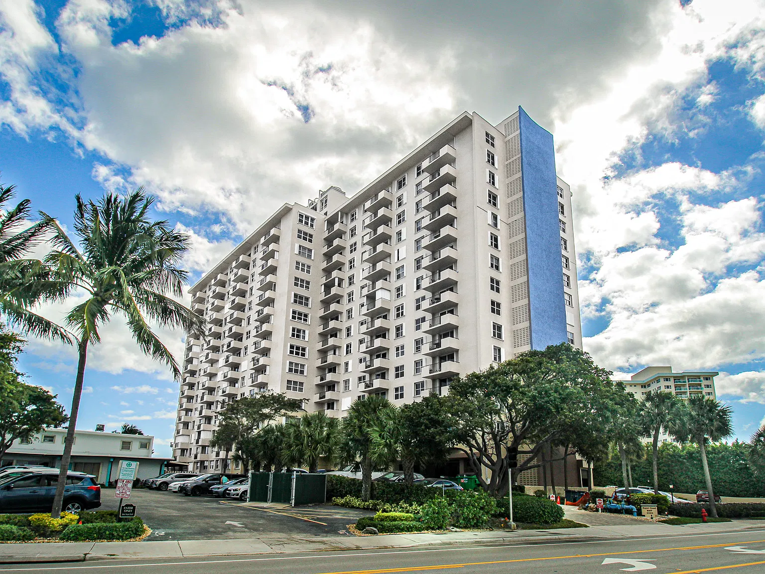 2 bed, 1160 sqft, $5,500 — Photo 2
