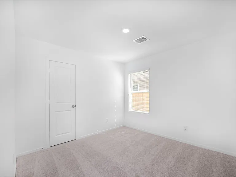 21043 Santopadre St — Photo 21
