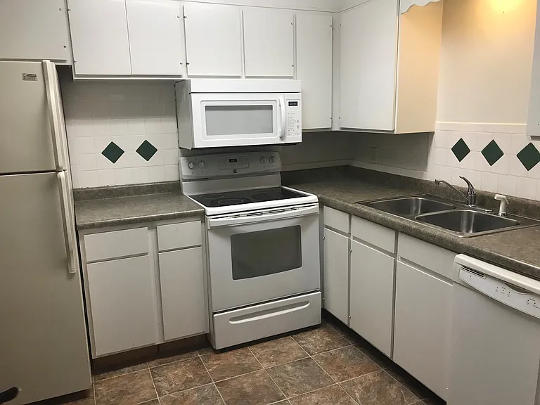 800 N 3rd St #10 — Photo 6
