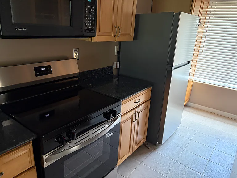 7701 Baymeadows Cir W #1085 — Photo 3