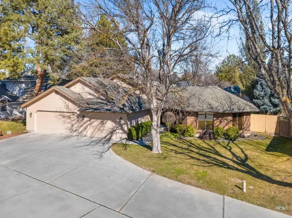 5033 N Lakes Edge Pl, Garden City, ID 83714