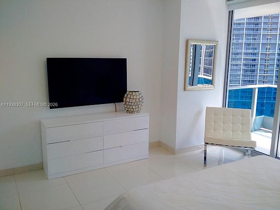 3rd image of 200 Biscayne Boulevard Way APT 906