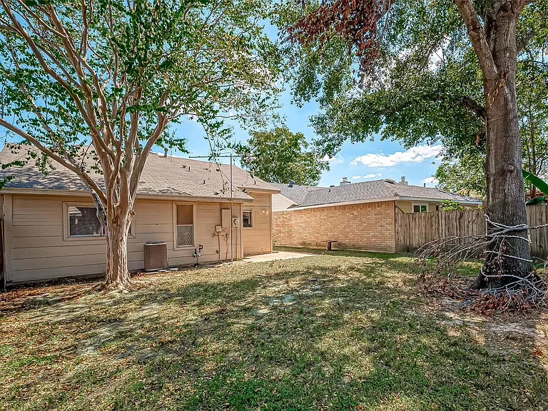 7111 Village Lake Dr — Photo 17