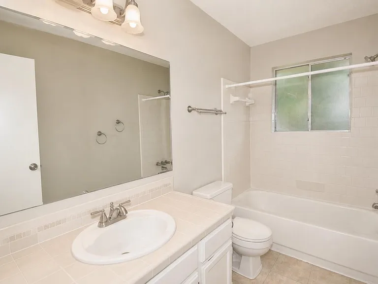14203 Long River Ct — Photo 10