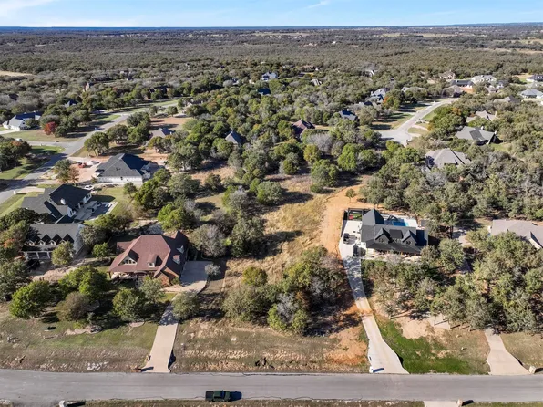 720 S Sugartree Dr, Lipan, TX 76462