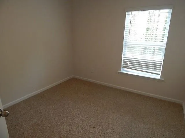 208 Oakmont Valley Trl — Photo 10