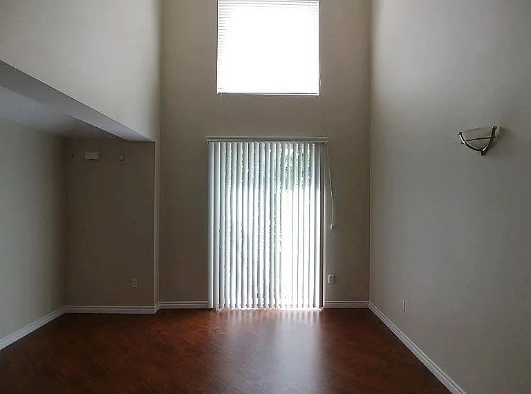 Almeria Townhomes — Photo 34