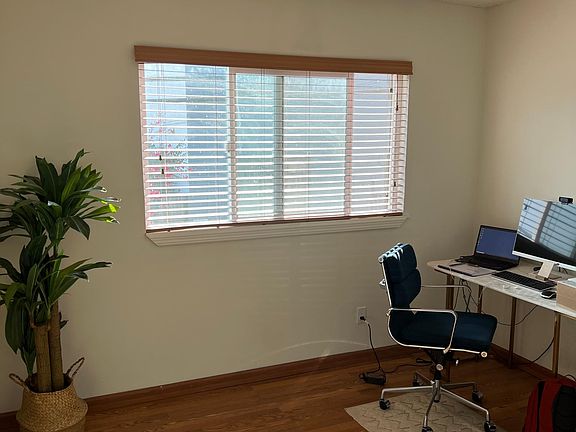 4th image of 1640 Berkeley St #3