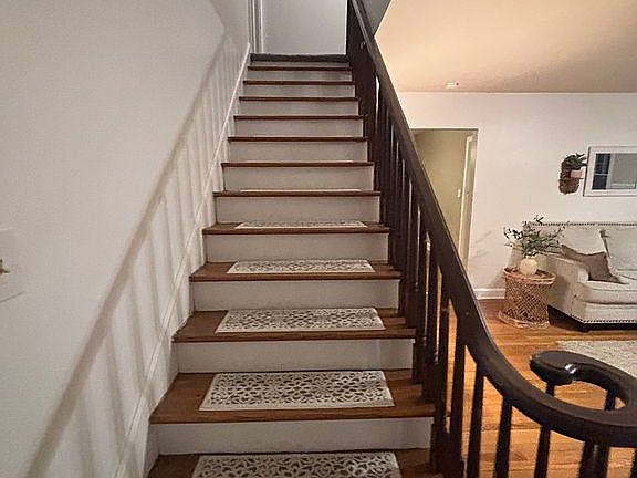 5th image of 620 Oak Ridge Dr