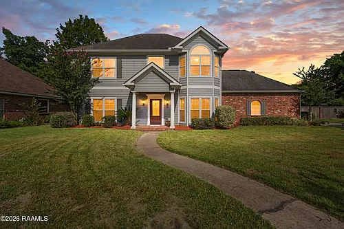 300 Oak Hollow Dr Photo 1