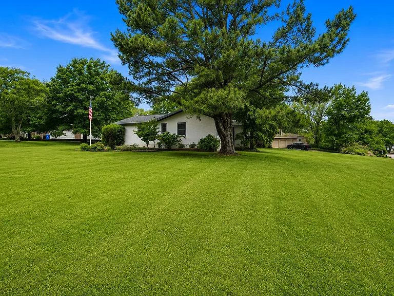 315 E Fairway Ln — Photo 29