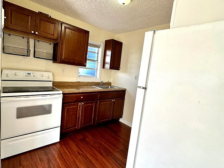 517 Kanuga Dr #3 — Photo 6