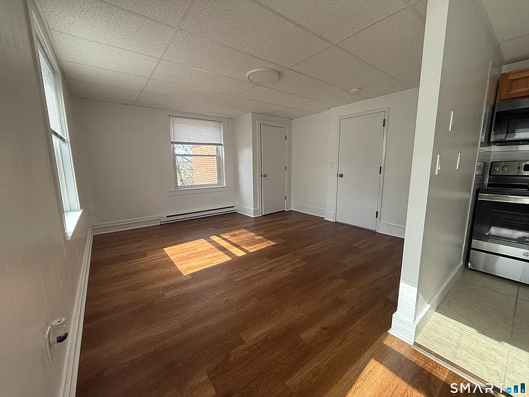 156 Garfield Ave — Photo 2