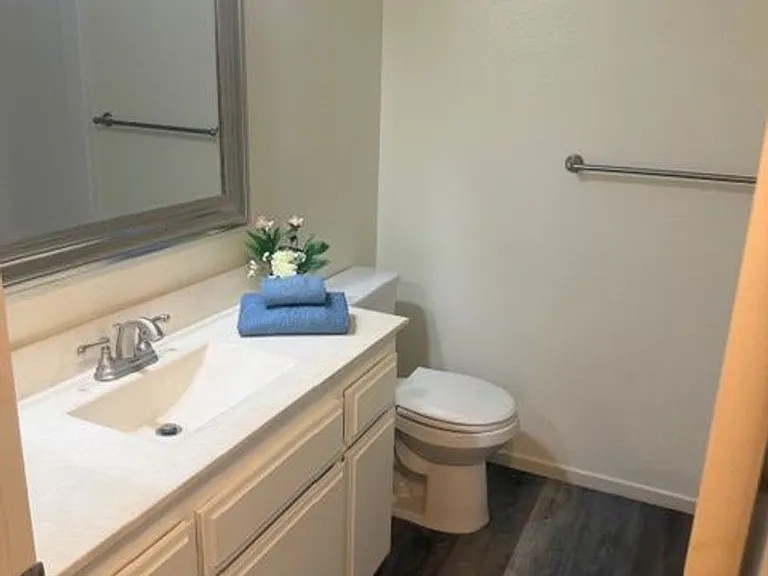 17126 Woodruff Ave — Photo 15