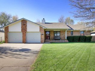201 Cedar Ct, Colwich, KS 67030