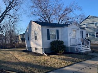 29 Paragon Rd, West Roxbury, MA 02132