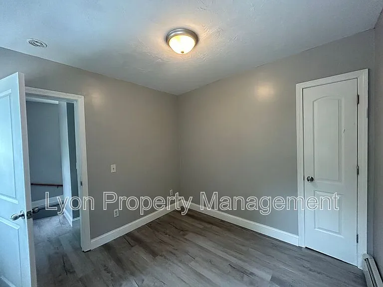 36 Boyle Ave — Photo 10