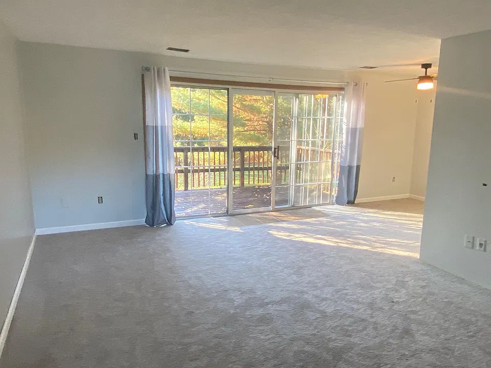 28 Monmouth Dr