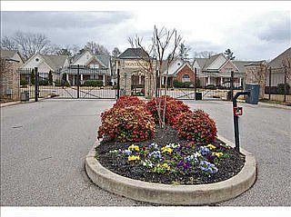 1st image of 1076 E Montebello Cir