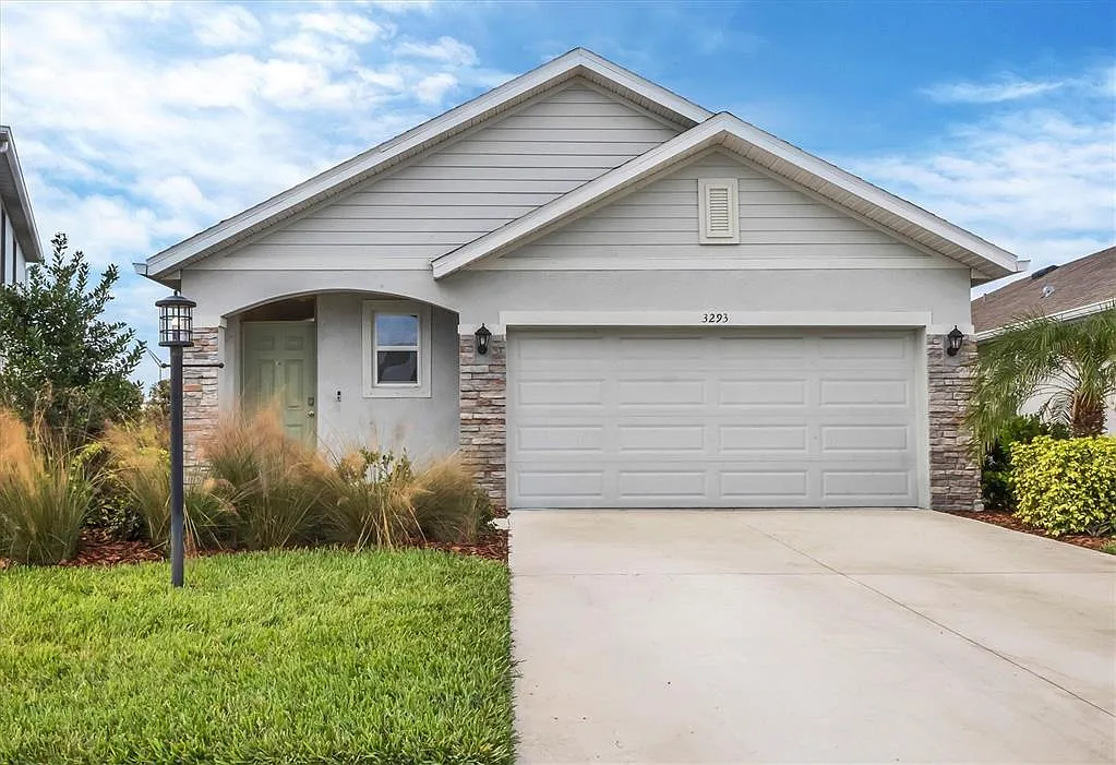 3 bed, 2.0 bath, 1561 sqft, $2,700 — Photo 1
