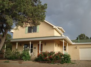 15 Edge Of Woods Rd, Tijeras, NM 87059