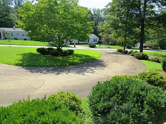 4th image of 712 Windsor Ln