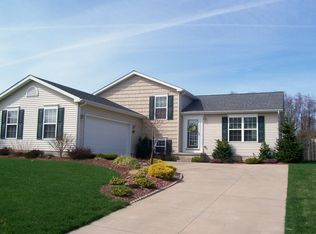 107 Dunbarton Rd, Edinboro, PA 16412