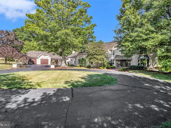 882 Weikel Rd, Lansdale, PA 19446