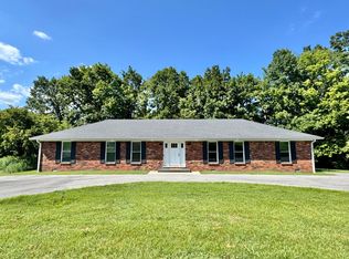 215 Mercer Ave, Harrodsburg, KY 40330