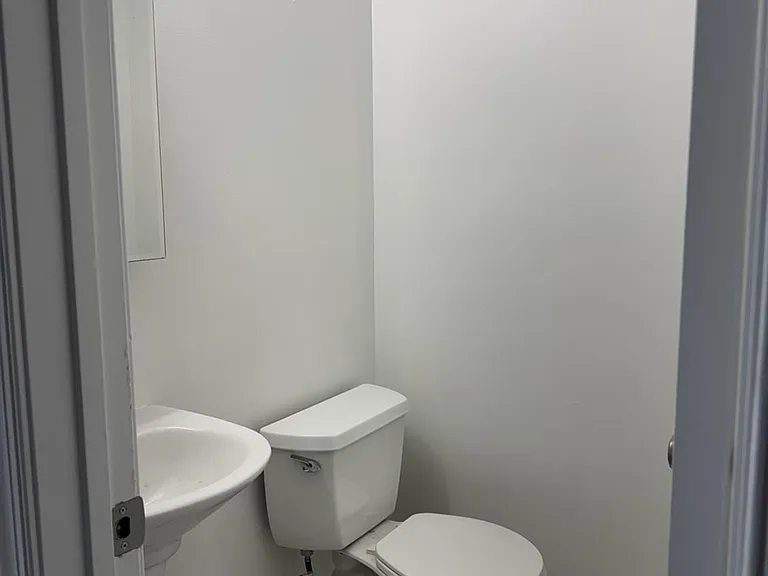 21 Jeffrey Cir — Photo 7