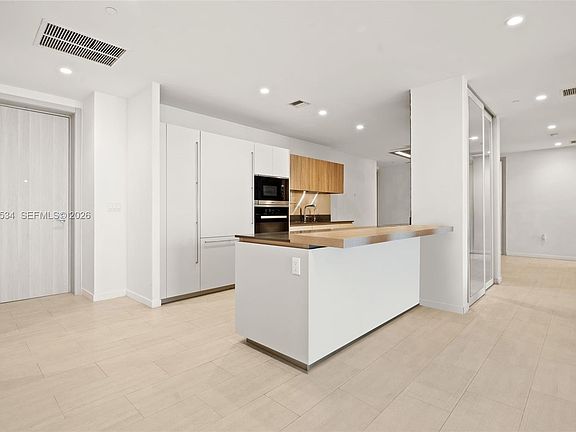 2nd image of 1000 Brickell Plz #Penthouse 5103
