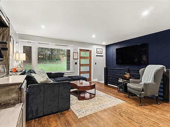 5th image of 2041 E Lilac Ln