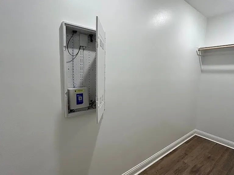225 Barclay Blvd — Photo 25