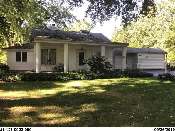 331 Colonial Ln, Algonac, MI 48001