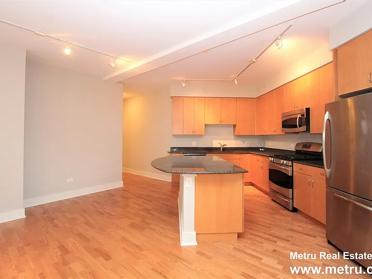 1870 N Winnebago Ave #2D — Photo 7